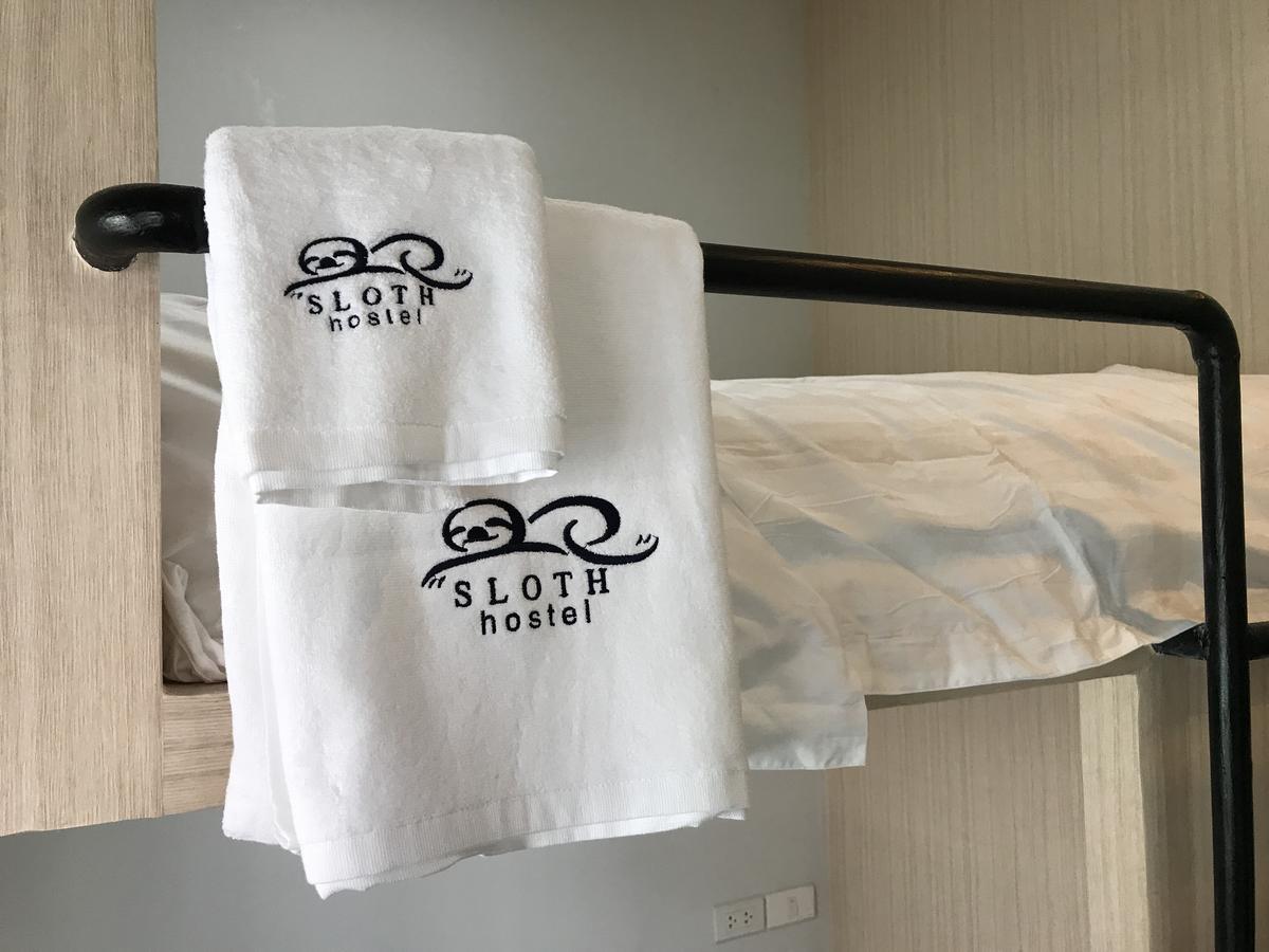 Sloth Hostel Khaosan Bangkok Bagian luar foto