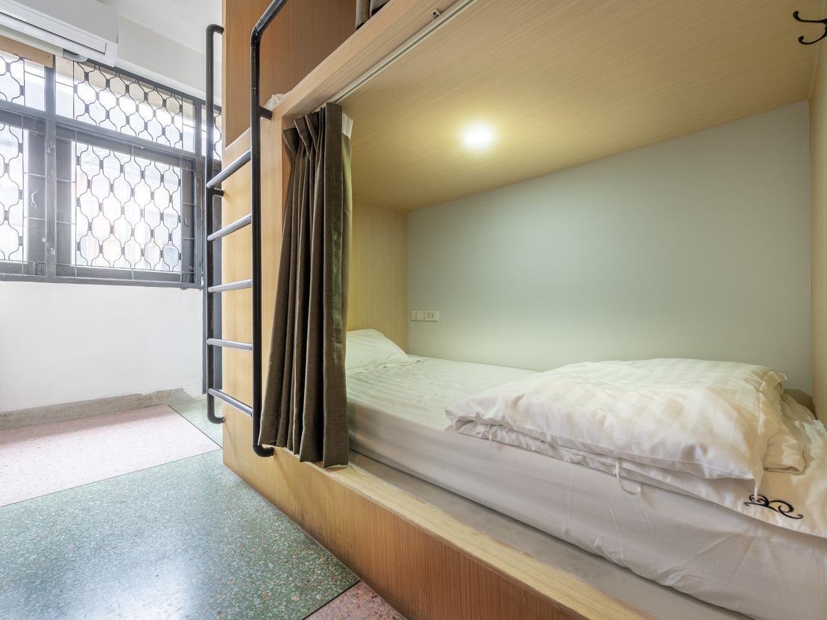 Sloth Hostel Khaosan Bangkok Bagian luar foto