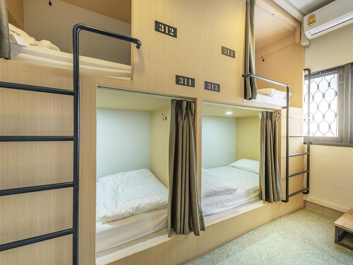 Sloth Hostel Khaosan Bangkok Bagian luar foto