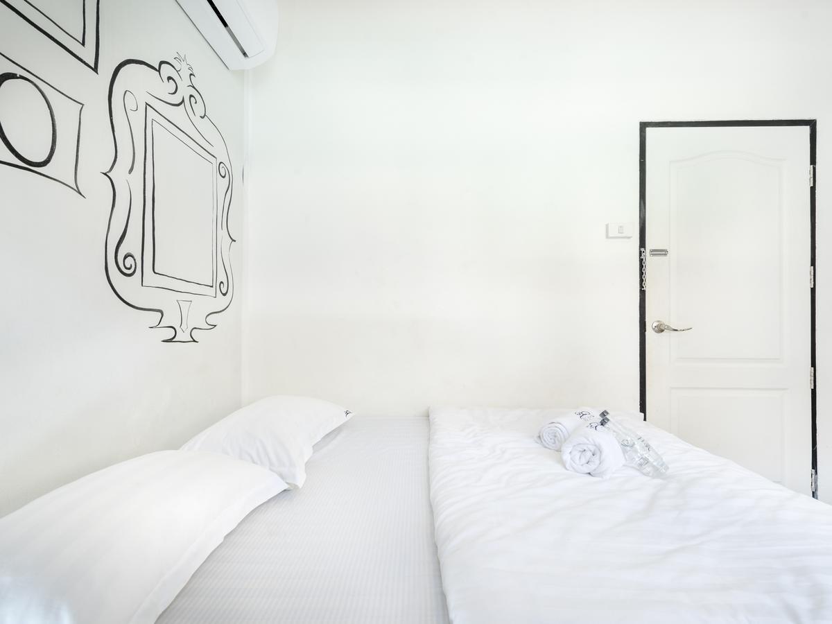 Sloth Hostel Khaosan Bangkok Bagian luar foto