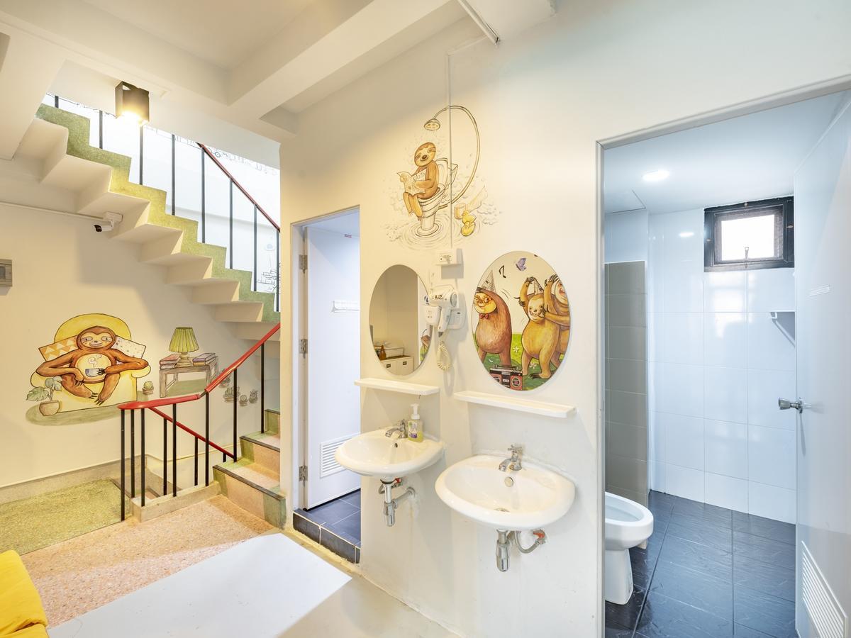 Sloth Hostel Khaosan Bangkok Bagian luar foto